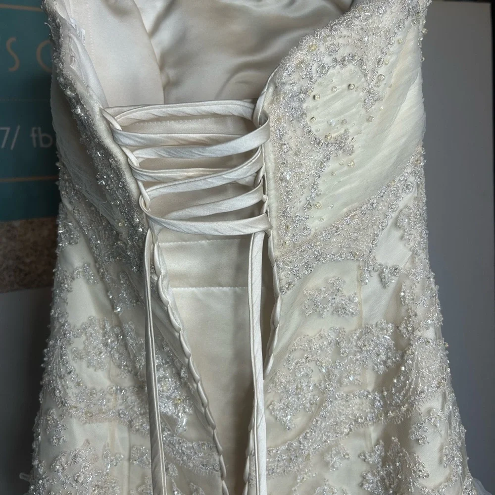 Maggie Sottero size 8 cream color wedding dress - Picture 7 of 8